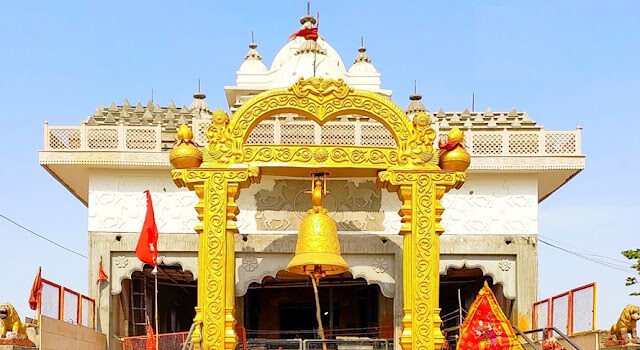 इस रहस्यमय मंदिर की भभूत से सांप का जहर हो जाता है बेअसर! वैज्ञानिक भी नहीं सुलझा पाए रहस्य ‘