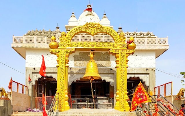 इस रहस्यमय मंदिर की भभूत से सांप का जहर हो जाता है बेअसर! वैज्ञानिक भी नहीं सुलझा पाए रहस्य ‘