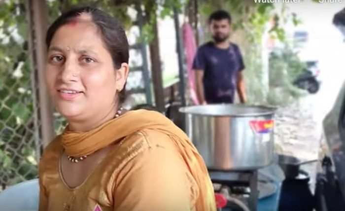 पति की जॉब गई तो पड़े खाने-पीने के लाले, फिर कार में खोला ढाबा, अब रोज भरती है कई लोगों का पेट ‘