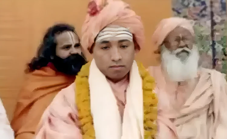 इसी इंसान के कारण योगी आदित्यनाथ ने त्याग दिया था सब कुछ, देखिए गुरु-शिष्य की अनदेखी तस्वीरें ‘