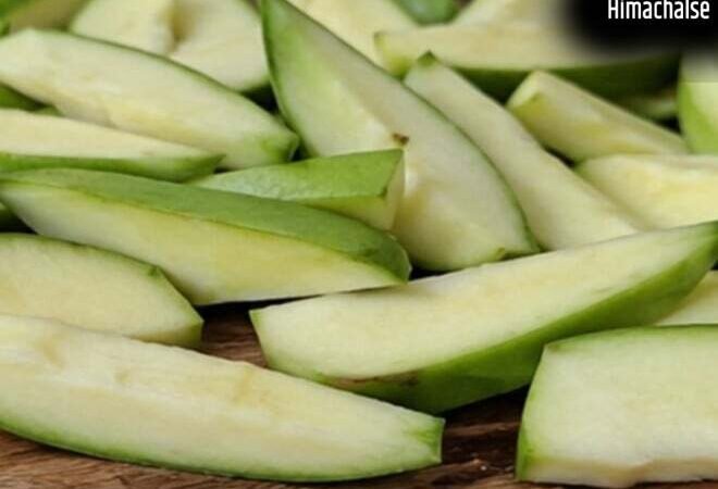 Raw Mango Recipe: खाने का जायका बढ़ा देगा यह चटपटा इंस्टेंट अचार, मिनटों में होगा तैयार​