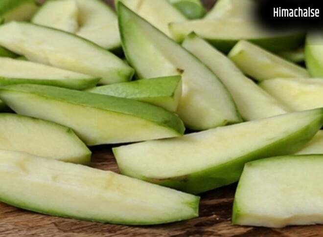 Raw Mango Recipe: खाने का जायका बढ़ा देगा यह चटपटा इंस्टेंट अचार, मिनटों में होगा तैयार​