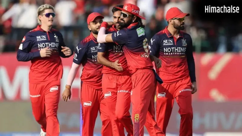 IPL 2026: पंजाब किंग्स को 23 रन से हराकर प्लेऑफ में पहुंचने वाली पहली टीम बनी RCB, धर्मशाला में दर्ज की जीत​