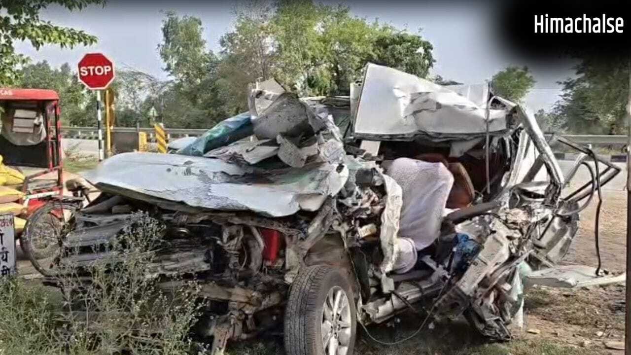 Barabanki Car Accident: कैंची धाम जा रहे थे 7 दोस्त, स्पीड में थी इनोवा कार, अचानक ट्रेलर में जा घुसी… 4 की मौत और 3 घायल​