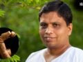 आचार्य बालकृष्ण ने बताया लटकी तोंद घटाने का आयुर्वेदिक तरीका, बस खाली पेट पीना शुरू कर दें इस जड़ का पानी​