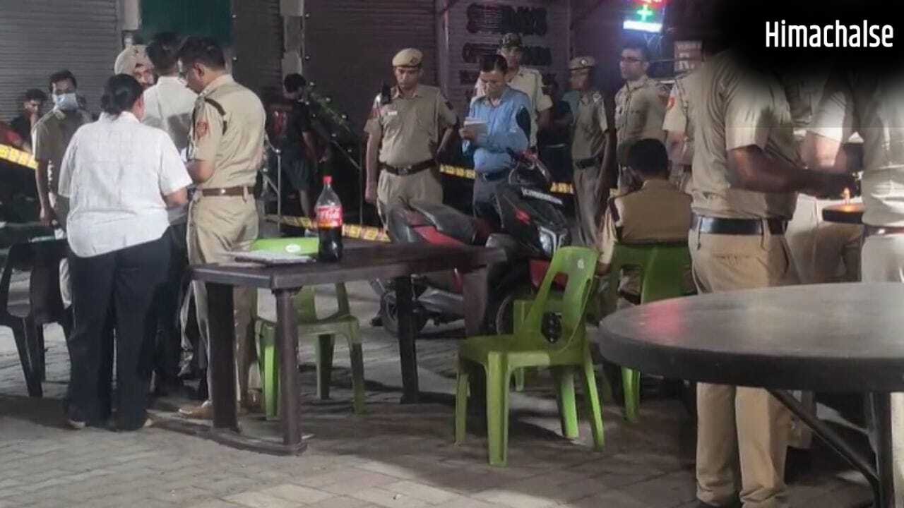 कुर्सी टच होने पर खौफनाक बदला! दिल्ली में फूड स्टॉल पर नाबालिग के माथे पर मारी गोली​