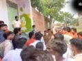 मथुरा में मानवता शर्मसार, नर्सरी की छात्रा ने स्कूल में की उल्टी तो मां से लगवाया पोछा​