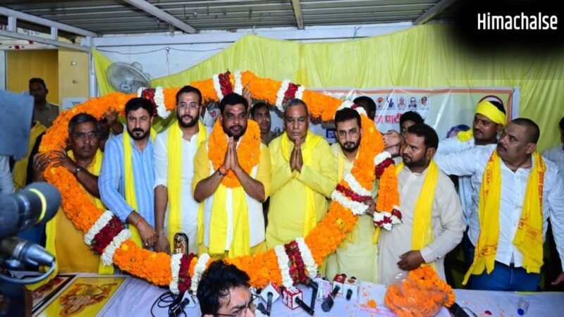 जिस पर लगा था अजीत सिंह की हत्या का आरोप, उसी 'प्रदीप कबूतरा' को राजभर की पार्टी में किया गया शामिल, गर्माया विवाद​