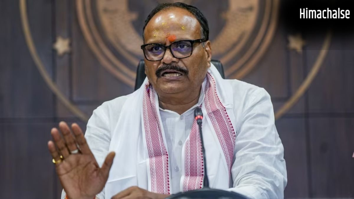 यूपी में लापरवाह डॉक्टरों पर गिरी गाज, बर्खास्तगी-तबादले और वेतनवृद्धि रोकी गईं; डिप्टी सीएम ब्रजेश पाठक का निर्देश​