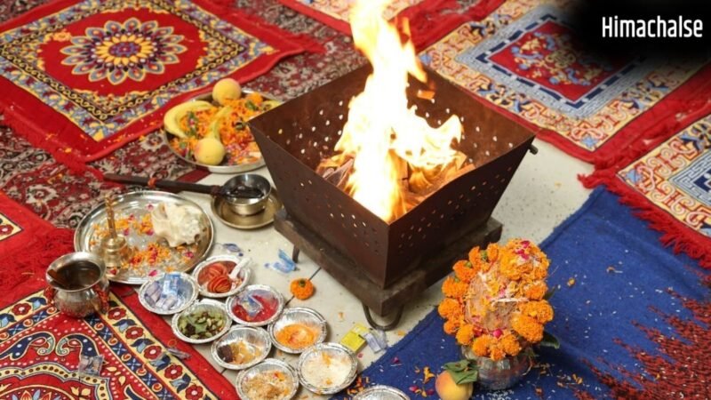 Best Puja Aasan: पूजा के दौरान किस आसन पर बैठना होता है सबसे शुभ? जानिए क्या कहते हैं शास्त्र​