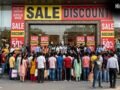 भारी Discount देखकर तुरंत न खरीदें सामान, सेल में खरीदारी से पहले जान लें ये बातें​