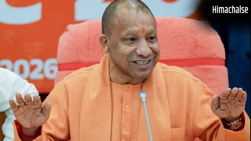 यूपी में बिजली कटौती पर एक्शन में सीएम योगी, कल अधिकारियों के साथ मीटिंग; गांवों में 18 घंटे पावर सप्लाई के आदेश​