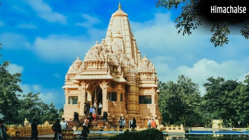 शिव मंदिर में प्रवेश करते ही भक्त बजाते हैं ताली, जानिए महादेव के आगे कब और कितनी बार बजानी चाहिए तालियां​