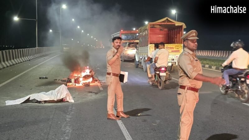 दिल्ली-लखनऊ हाईवे पर चलती बाइक बनी आग का गोला, युवक की जिंदा जलकर दर्दनाक मौत​