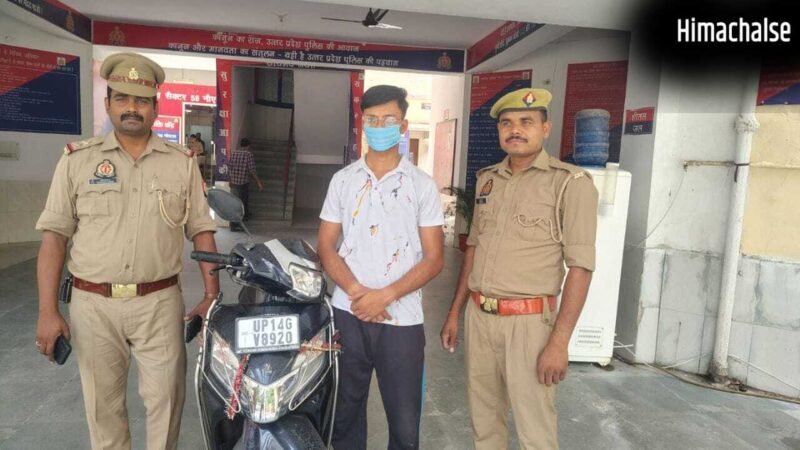 स्कूटी से आता, कैंची से करता हमला और हो जाता फरार, नोएडा का साइको गिरफ्तार​