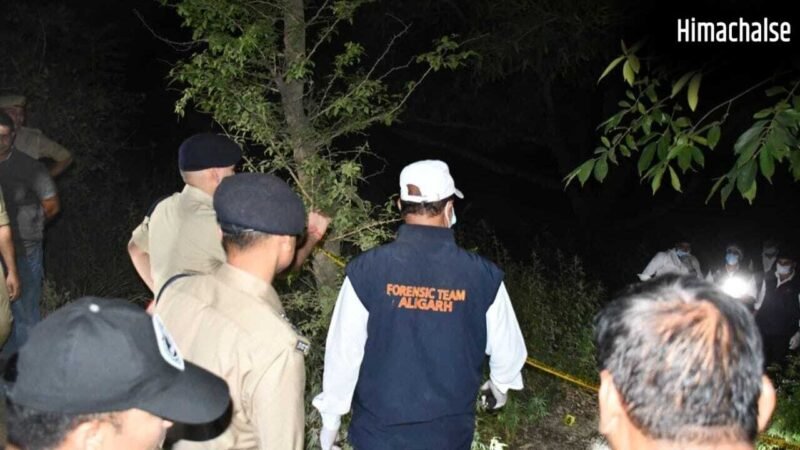अलीगढ़ में दो इनामी बदमाश ढेर… तमंचा दिखाकर महिलाओं से लूट लेते थे गहने​