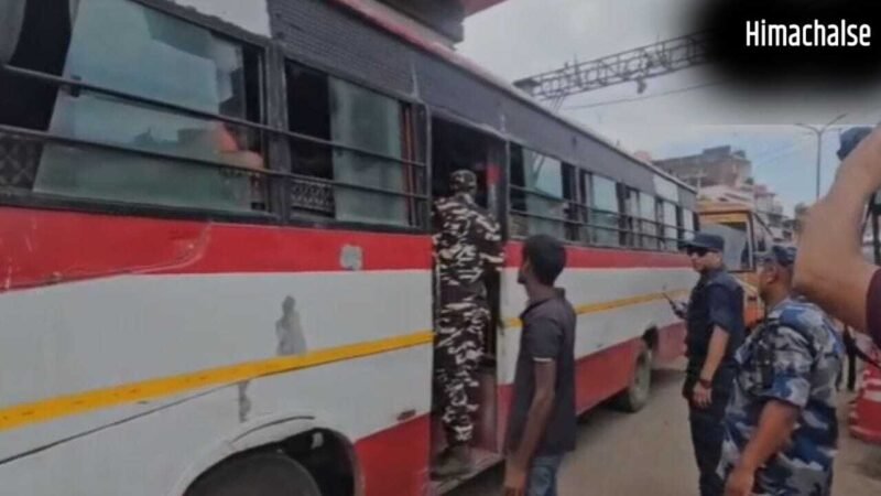 कुशीनगर में नौकरी का झांसा देकर नेपाली युवक-युवतियों को बनाया बंधक, 453 का रेस्क्यू​