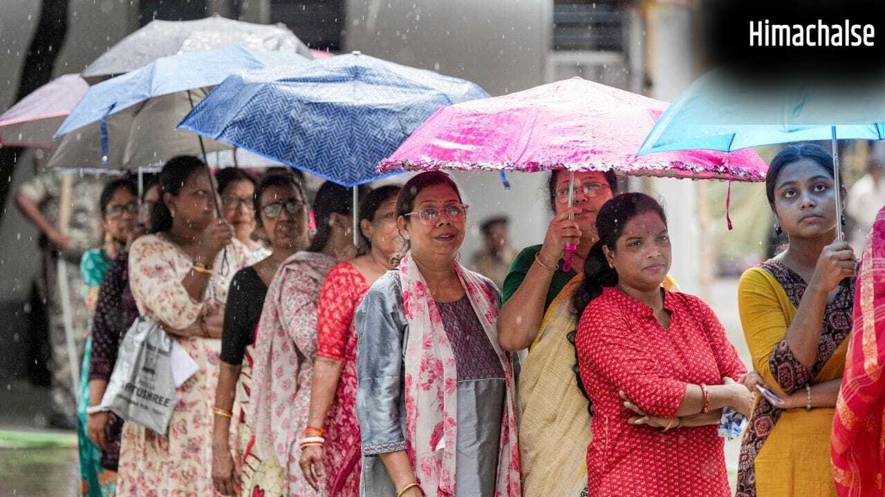 दिल्ली में फिर यू-टर्न लेगा मौसम… दो दिन बारिश का अलर्ट; बिहार में गिरेंगे ओले, कैसा रहेगा UP-राजस्थान का मौसम?​