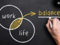 Work Life Balance: ऑफिस, तनाव और थकान से हैं परेशान, गुरूदेव श्री श्री रविशंकर के विचारों से मिलेगा मोटिवेशन​