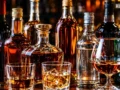 Public Drinking Case: नोएडा में सार्वजनिक जगहों पर शराब पीने वालों की खैर नहीं! पुलिस ने की ताबड़तोड़ कार्रवाई​