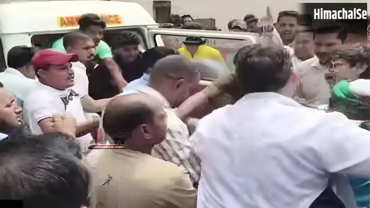 न्यायालय भवन के सामने दिनदहाड़े हमला: अकोला में नगरसेविका के पति याकूब खान की चाकू मारकर हत्या, आरोपी गिरफ्तार​