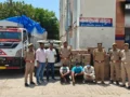Liquor Smuggling: आगरा पुलिस का बड़ा एक्शन, 30 लाख की अवैध शराब के साथ तीन तस्कर गिरफ्तार​