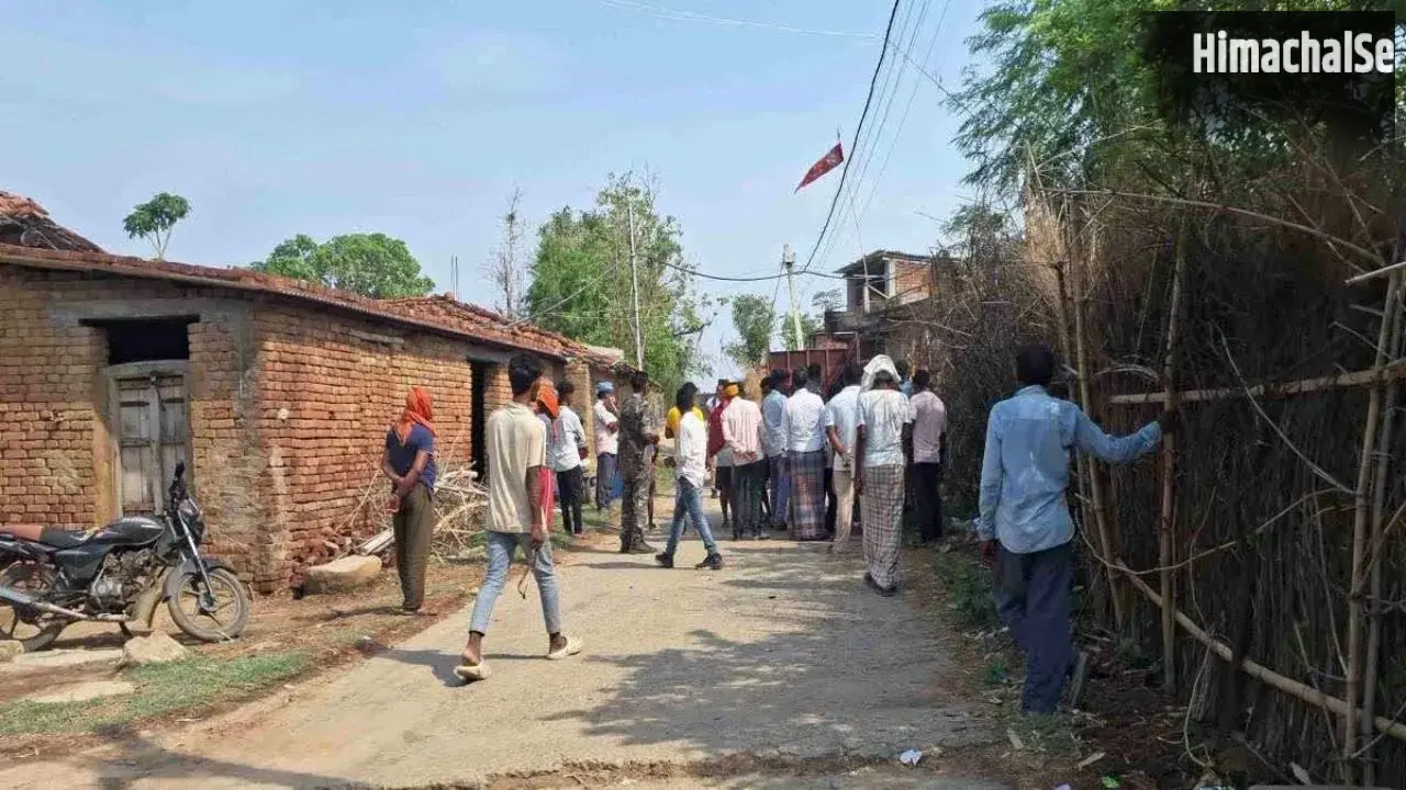 झारखंड में अंधविश्वास बना मौत का कारण! तांत्रिक के कहने पर राख खा रहा था परिवार, 10 दिन में पांच की मौत​