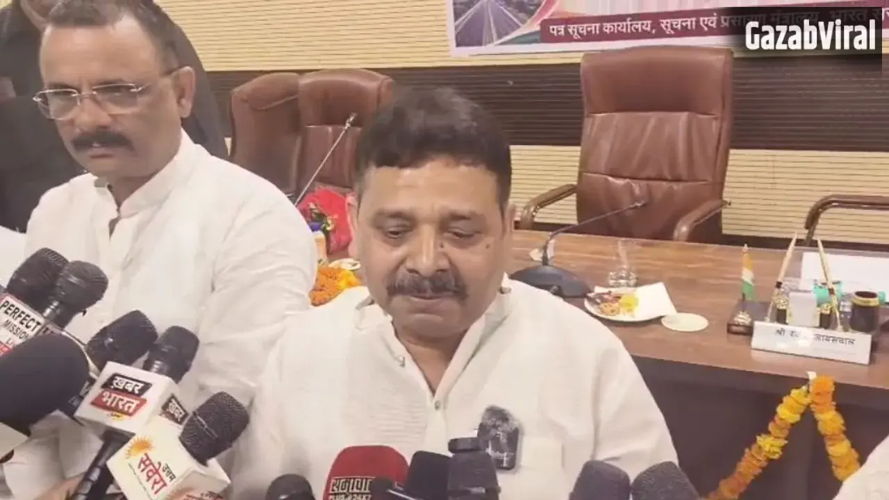 Varanasi: पीआईबी की ‘वार्तालाप’ मीडिया कार्यशाला आयोजित, केंद्र सरकार के 12 वर्षों की उपलब्धियों पर हुआ संवाद