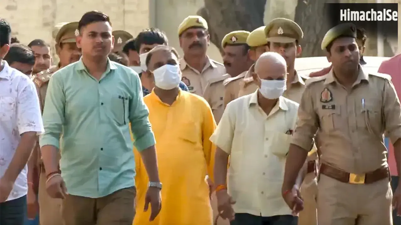 अयोध्या राम मंदिर चंदा चोरी मामले में बड़ी कार्रवाई, पुलिस ने एक साथ आठों आरोपियों के घर पर मारा छापा​