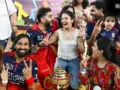 मैदान पर खूब जची विराट-अनुष्का की जोड़ी, फैंस को पसंद आई Virushka की कैमिस्ट्री, जश्न की तस्वीरें हुई वायरल​