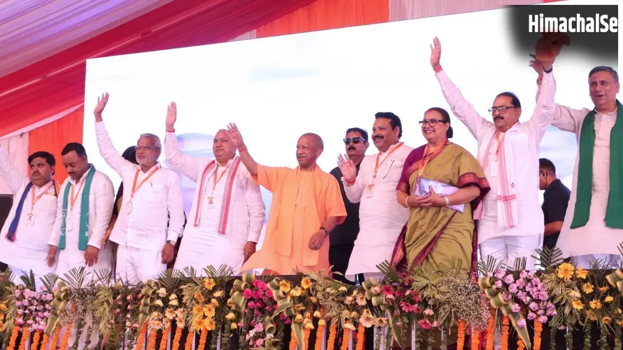 योगी का अफसरों को अल्टीमेटम: अवैध खनन पर दर्ज करें मुकदमे, मेट्रो और एयरपोर्ट अक्टूबर तक करें तैयार​