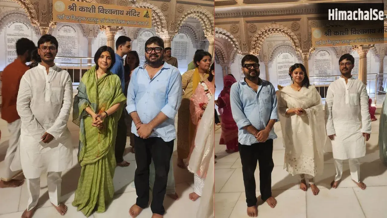 काशी विश्वनाथ धाम पहुंचीं डिंपल यादव: मंगला आरती में हुई शामिल, अखिलेश यादव के स्वास्थ्य के लिए की प्रार्थना