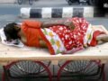 ‘दादी जिंदा हैं तो दिखाओ…’, बेबस पोते ने अम्मा को ठेले पर लिटाया, कड़कती धूप में फिर बैंक पहुंचाया… आखिर क्या थी मजबूरी?​