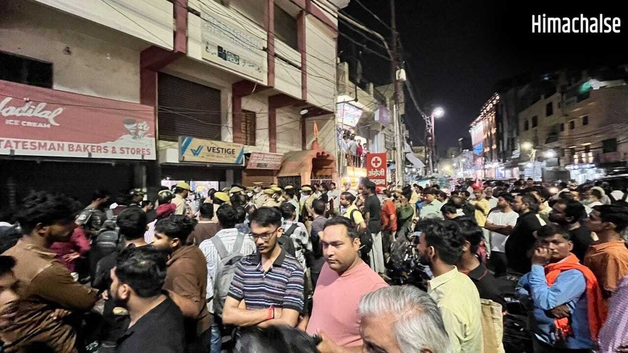 बंद घर, 4 लाशें और बोर्ड पर लिखा ‘रहस्य’… प्रयागराज की उलझी मर्डर मिस्ट्री, अलग-अलग कमरों में मिले शव​