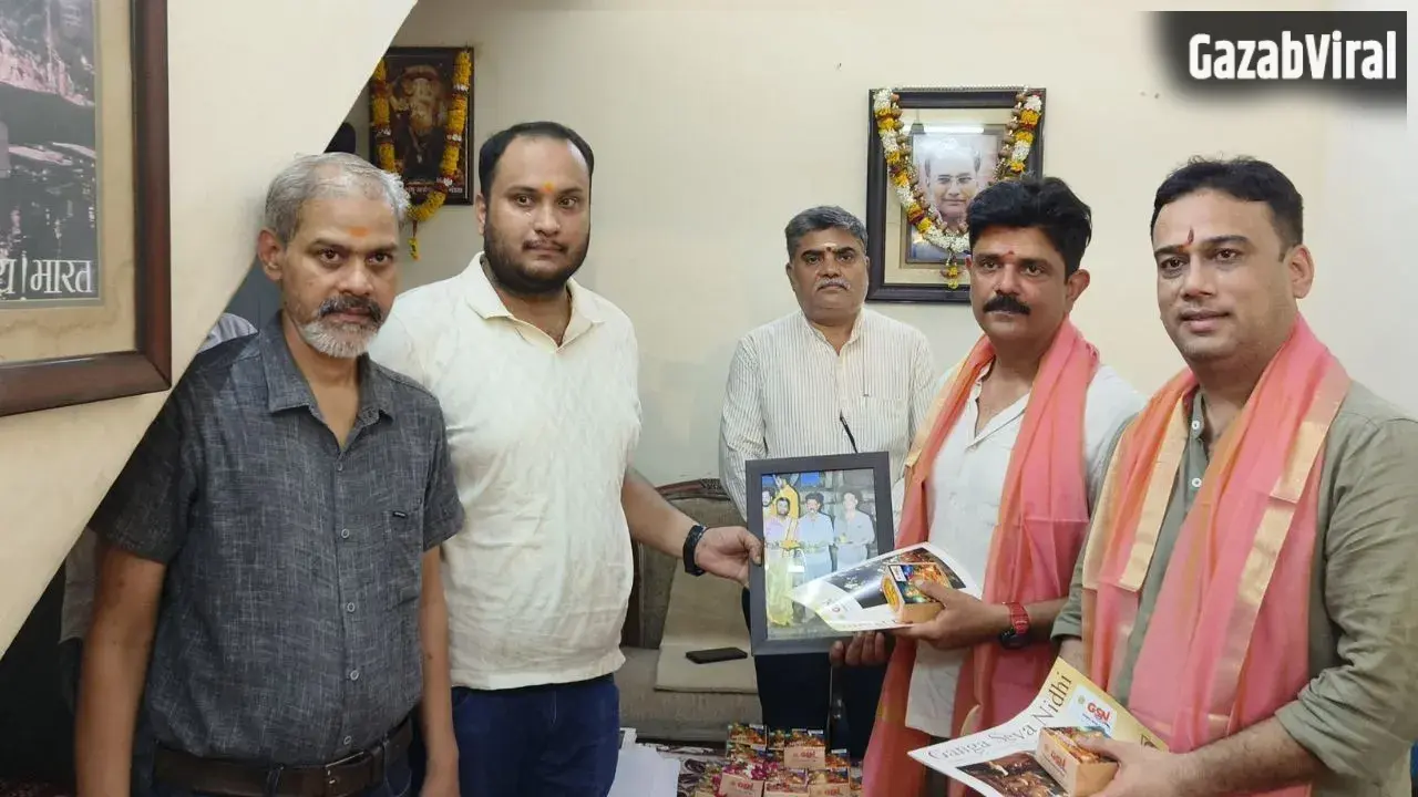 लोक निर्माण विभाग की बैठक में सीएम योगी ने दिए सख्त निर्देश, कहा- विकास कार्यों में देरी बर्दाश्त नहीं​
