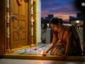 शाम में घर के इस पवित्र स्थान पर जरूर जलाएं दीपक, खिंची चली आएंगी मां लक्ष्मी​