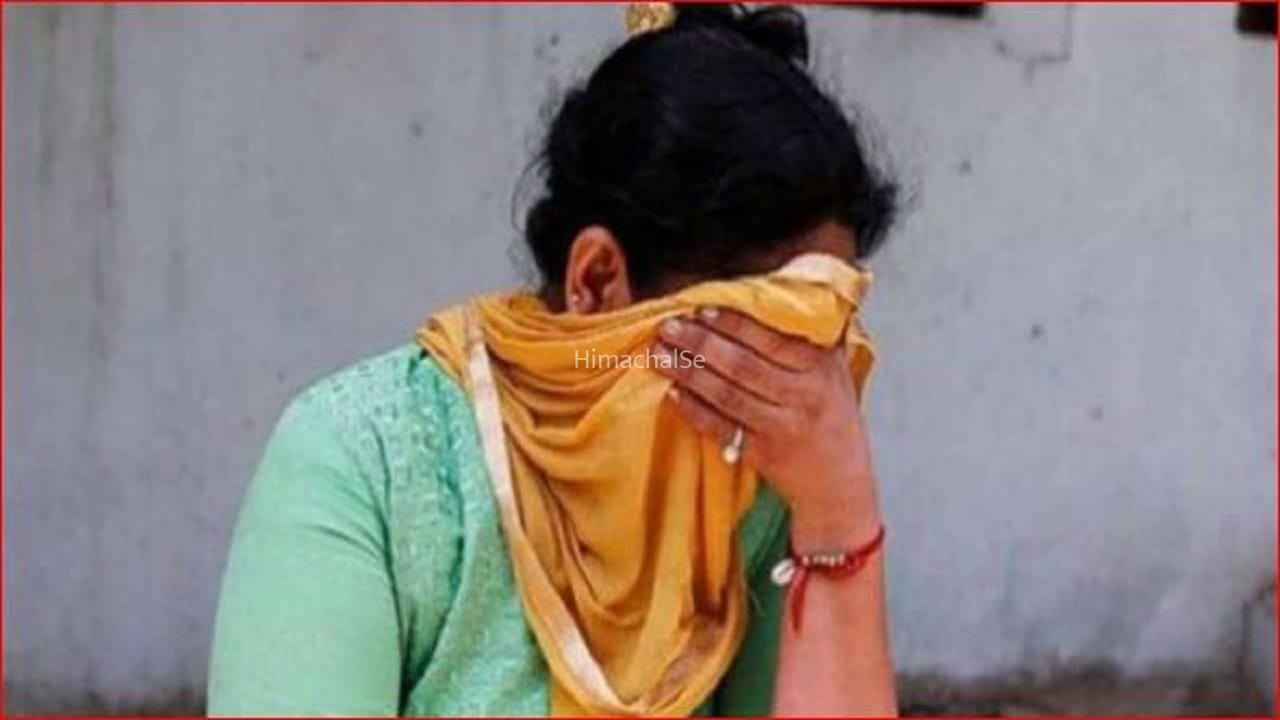 साड़ी नहीं लाया पति… बौखलाई पत्नी ने कुकर के ढक्कन से किया हमला, फिर गला घोंटकर मार डाला​