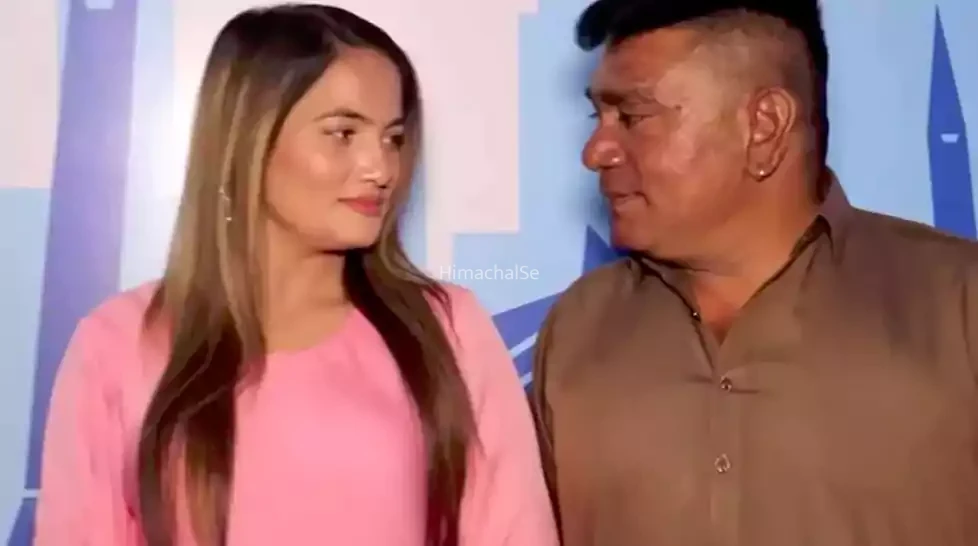 नौकर रोज़ स्वादिष्ट मटन खिलाकर मालकिन को करता था खुश 55 साल की उम्र में मालकिन का दिल जीतकर रचाई 22 साल की लड़की से शादी