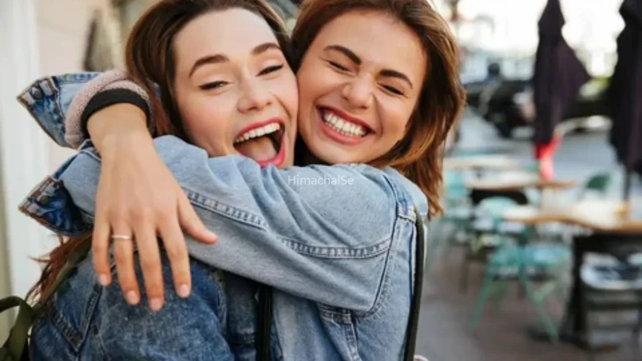 Friendship Day: दोस्त सिर्फ खुशियां नहीं देते, सेहत पर डालते है सकारात्मक असर, जानिए दोस्ती का साइंस कनेक्शन​