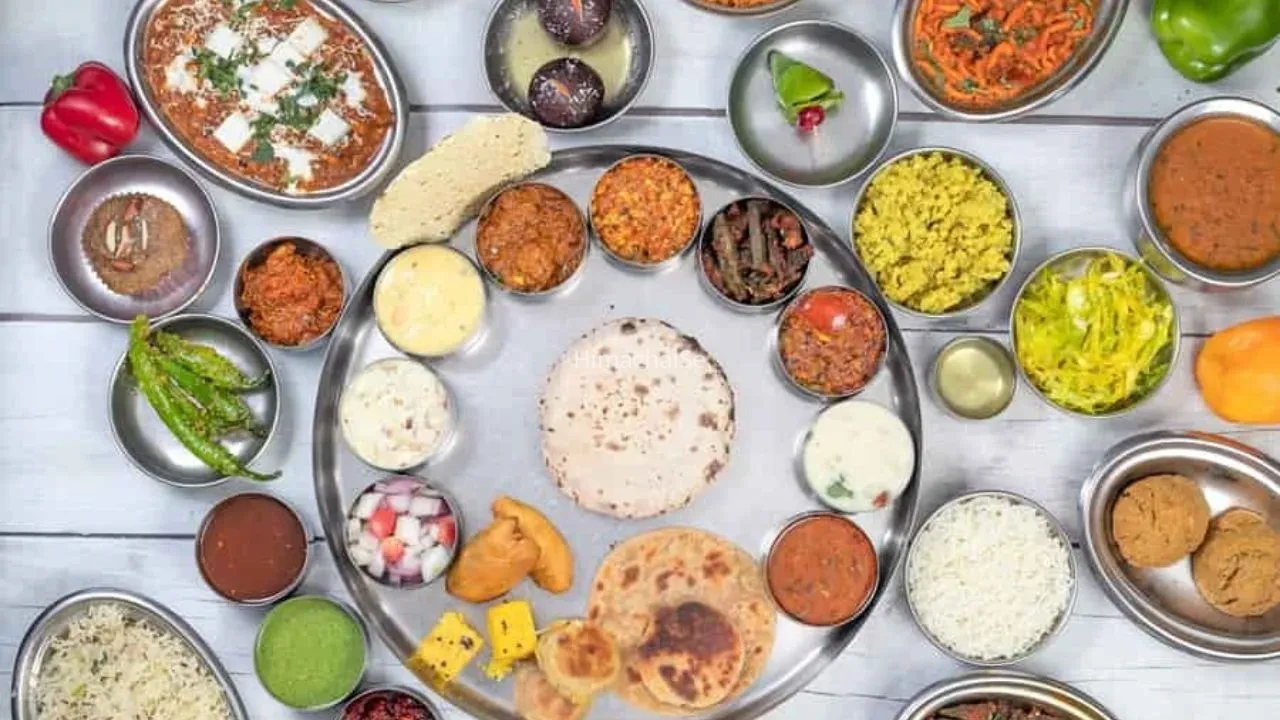 Rann of Kutch Food: कच्छ की 8 पारंपरिक डिशेज बना देंगी आपकी ट्रिप यादगार, एक बार जरूर चखें, तस्वीरों में देखें