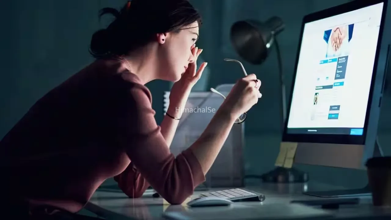 Screen Time Effects: आंखों से लेकर दिमाग तक, ज्यादा स्क्रीन टाइम कैसे बिगाड़ सकता है आपकी सेहत?