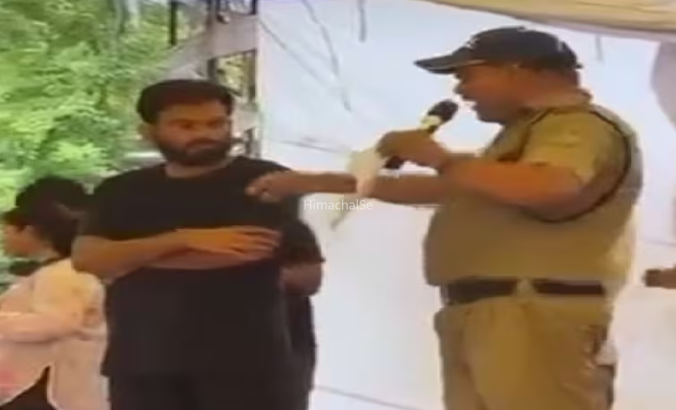 CJP के मंच पर पहुंच पुलिस कांस्टेबल ने छोड़ी नौकरी, बोला- हम बागी हैं….