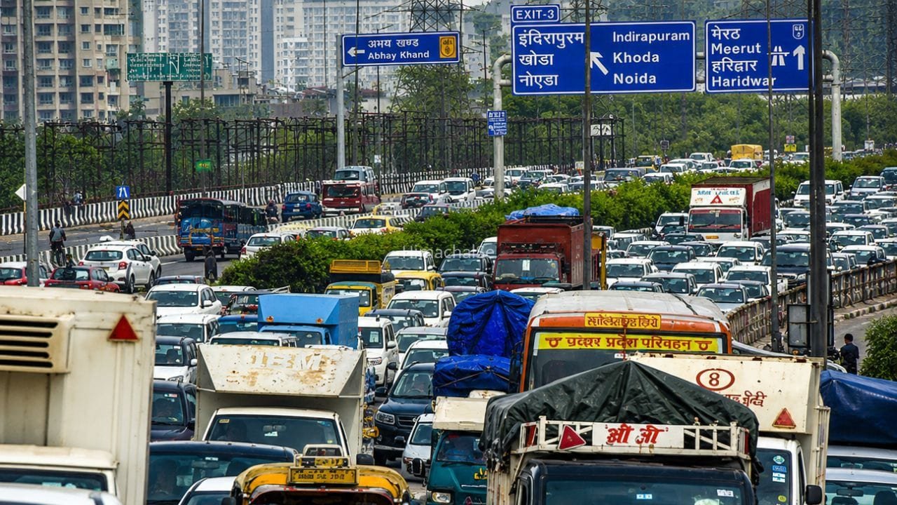 Delhi-NCR Traffic: दिल्ली-मेरठ एक्सप्रेस-वे पर महाजाम, ट्रैफिक पुलिस ने जारी की एडवाइजरी; इन रास्तों से करें सफर