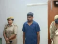 Varanasi: पुलिस की वर्दी पहनकर जमाता था रौब, खुद को रसूखदार अधिकारी बताकर अवैध वसूली करता था फर्जी दरोगा