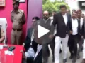 अयोध्या में वकीलों ने काटा बवाल! पुलिस बैरिकेड्स तोड़कर थाने में घुसी भारी भीड़, चंपत राय पर दर्ज होगी FIR