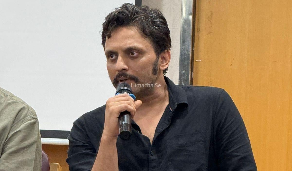 मेरी आवाज का गलत… Ajay Devgn की ‘चौहान’ के मेकर्स पर भड़के Zeeshan Ayyub