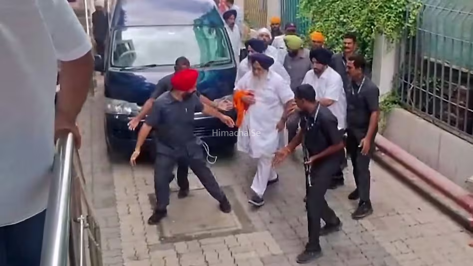 जेड प्लस सुरक्षा के बीच सुखबीर बादल तक कैसे पहुंचा हमलावर? सुरक्षा व्यवस्था पर उठे सवाल​