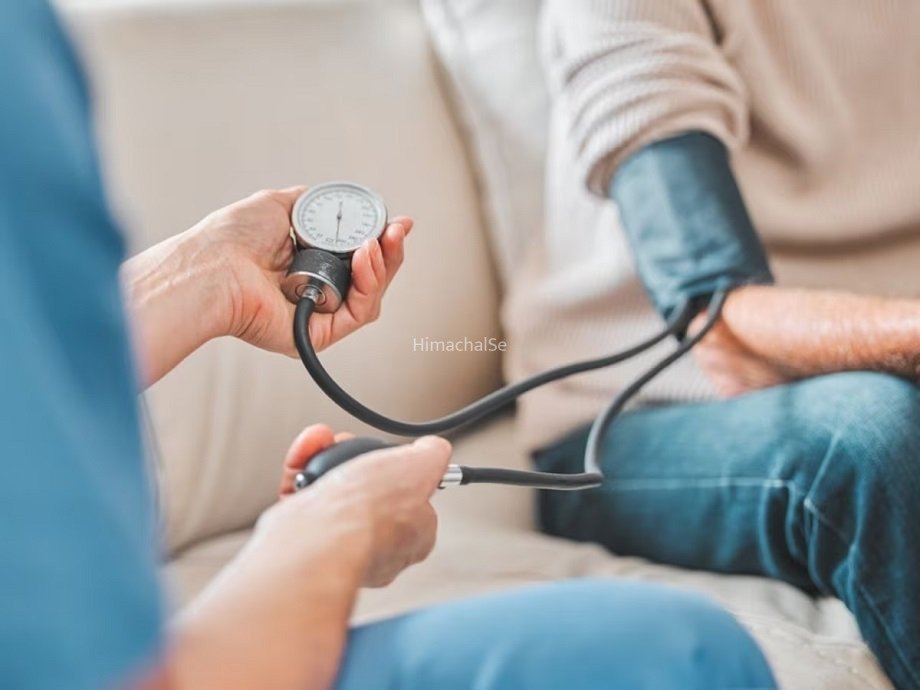 बिना दवाओं के भी इस तरह से कंट्रोल कर सकते हैं आप अपना हाई ब्लड प्रेशर, बड़े चमत्कारी है ये तरीके​​​