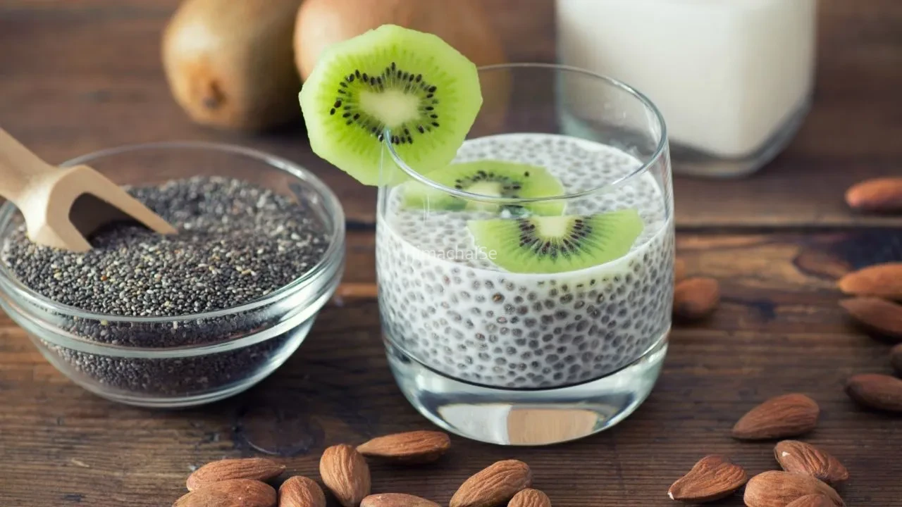 Health Tips 2026: दिखने में छोटे, असर में बड़े चिया सीड्स का ये राज जानकर आप भी इसे रोजाना खाने लगेंगे​