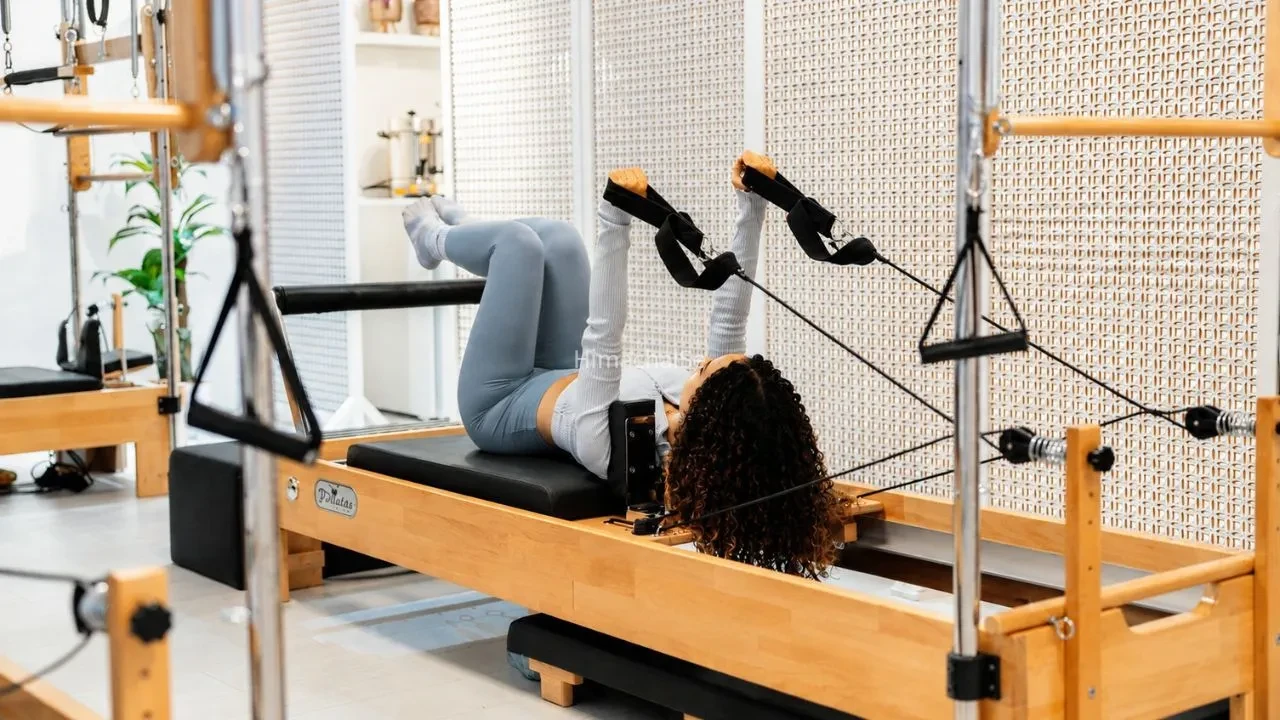 Pilates Trend: आखिर पिलाटेज को लेकर इतना क्रेज क्यों है? जानें इसका इतिहास, फायदे और पूरी कहानी​